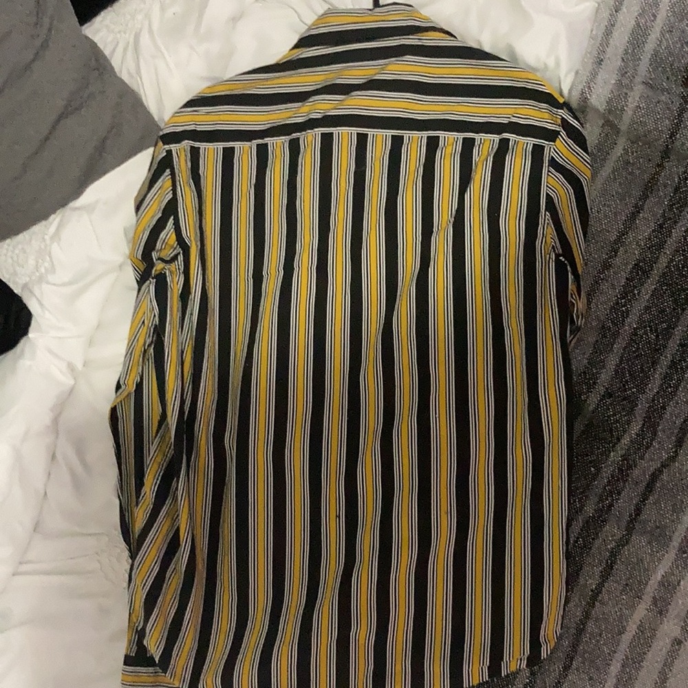 Button up - Picture 4 of 4